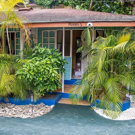 Momsplace Guesthouse-3