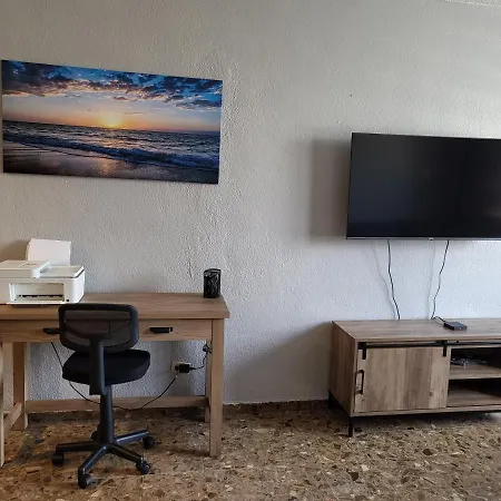 Davinci 2-Bedroom Condo On The Beach, No Chores-3