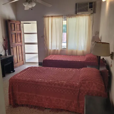 Victoria Inn Jamaica-3