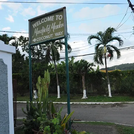 Aileen Palm Cove Ja-2