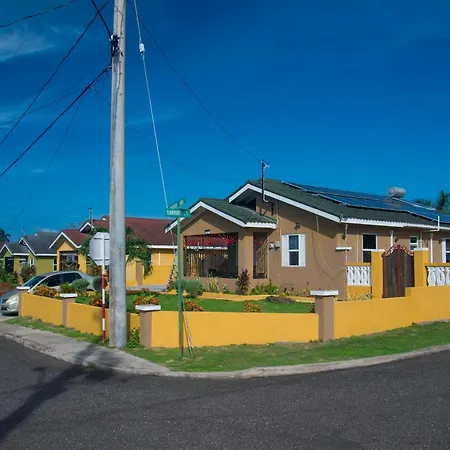 Paradise Villa: Dual Properties with Private Pool and Gym-3