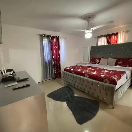 2DR Spacious 3-Bedroom Apartment Santo Domingo-3