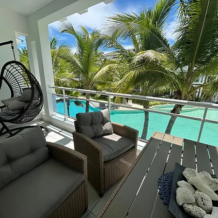 Atmospheric Apartment With A Beautiful View Of The Swimming Pool-3