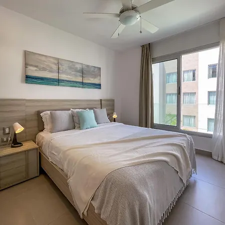 Luxurious Condo Steps From The Beach, A3, Los Cora-3