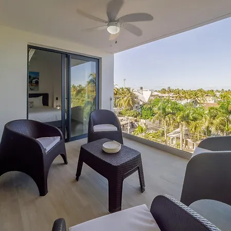 Luxurious Condo Steps From The Beach, A2, Los Cora-3