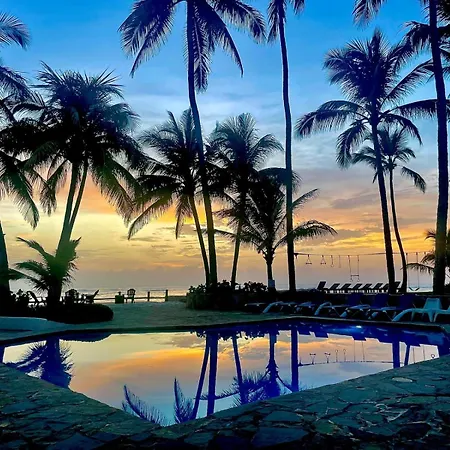 Oceanfront Kite Beach Studio With Pool And Fast Wifi-3