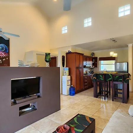 Ocean Dream Top Floor Studio With Balcony-2