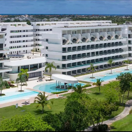 Spectacular Ground Floor With Direct Access To The Infinity Pool And Views Of The Golf Course-G115 Star-2