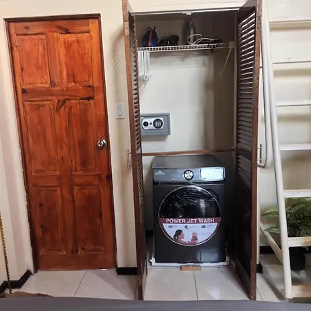 Oceanfront Condo W/ Free Parking + High Speed Wifi-3