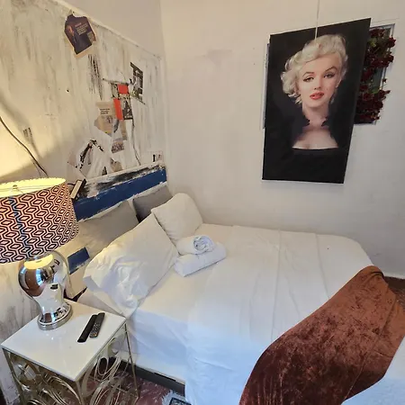 Colonial Apartment For Up To 4 Person-3
