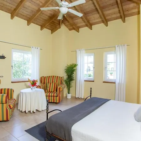 Exclusive Villa At Hideaway Beach-3