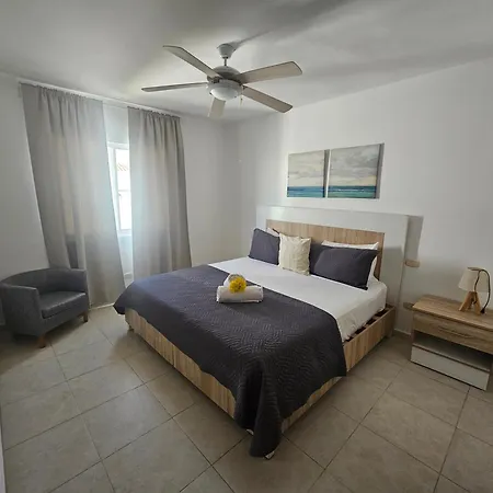 Roof Terrace! Sea View Deluxe E2, 2 Bedroom Pool View-2