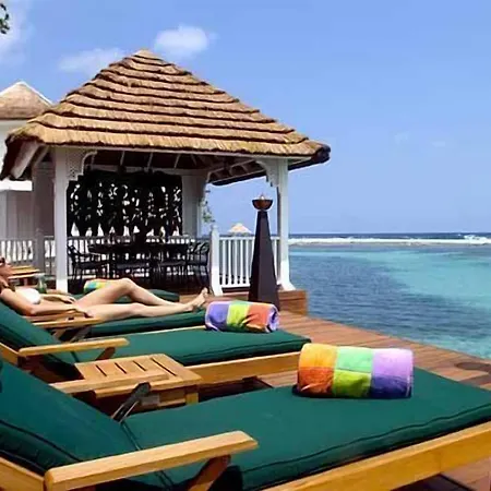 Bonne Amie Villa-3