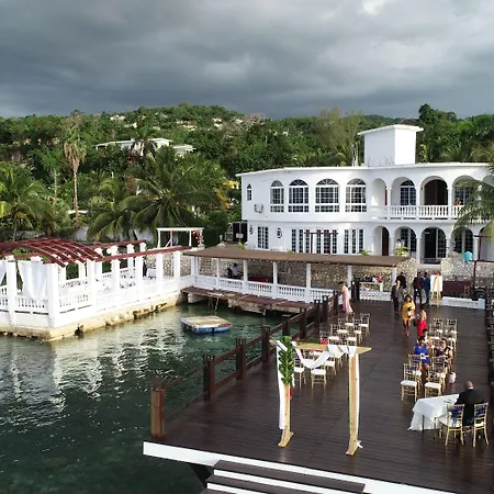 Waters Edge Guest House-3