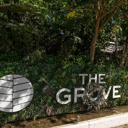 Luxury 1 Bed Apartment Near Seven Mile Beach At The Grove-3