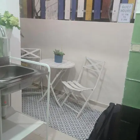Colonial Apartment For Up To 4 Person-2