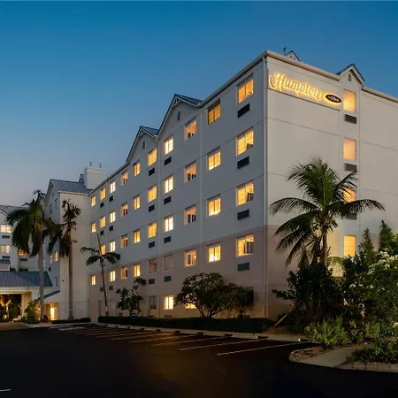 Comfort Suites Seven Mile Beach-2