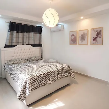 Spacious House In Santo Domingo Este With Garden-3