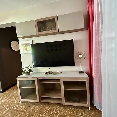 Isla Verde By The Beach Guest House-2