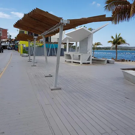 El Velero En Boqueron 201-3