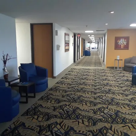 Howard Johnson By Wyndham San Juan Centro Cardiovascular-2