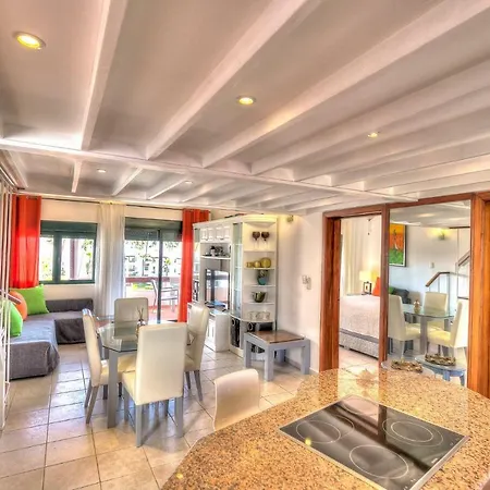 Neat 2 Bedroom Apartment Next To The Beach S-I401-3