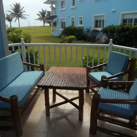 Luxurious Beach Condo-2