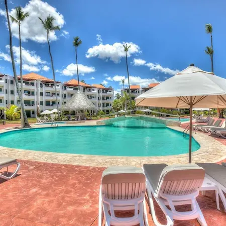 Feel The Ocean Breeze From This Alluring Beachfront Apartment - D302-2