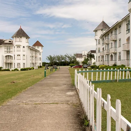 Seacastles Exora Beach Suite-2