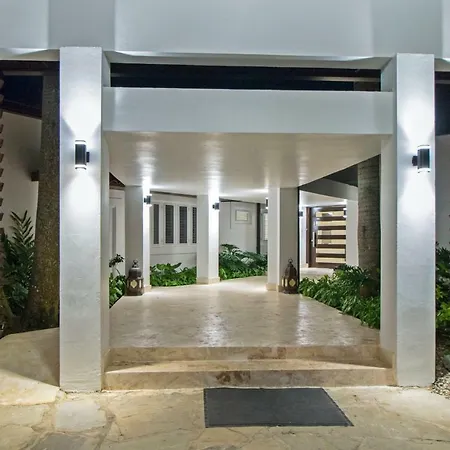 Amazing Ocean Views With Many Extras Perks To Enjoy-2