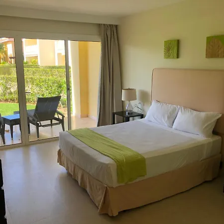 Beautiful One Bedroom Unit With Pool And Beach Club In A Golf Project-3