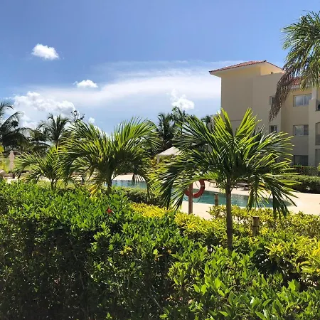 Beautiful One Bedroom Unit With Pool And Beach Club In A Golf Project-2