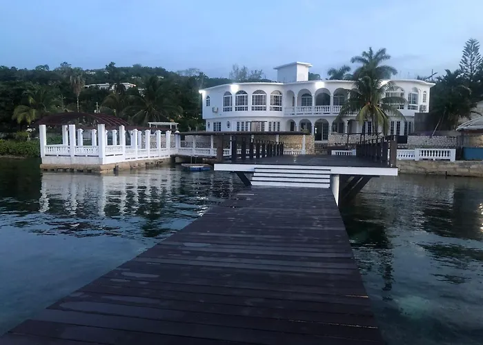 Waters Edge Guest House Montego Bay