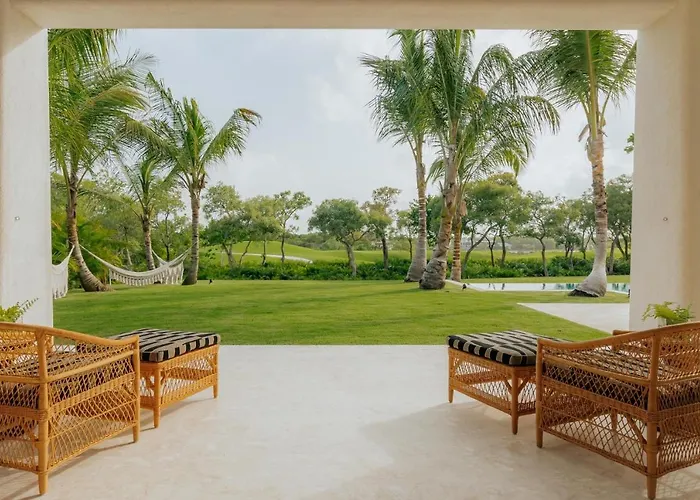 Unique Mediterranean-Style Villa With Golf And Lake View In Luxury Beach Resort Punta Cana aceita animais de estimação