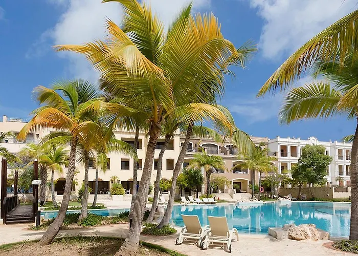 Luxe 1 Bedroom Cap Cana, Dr - Steps Away From Pool, King Bed, Caribbean Paradise! Punta Cana aceita animais de estimação