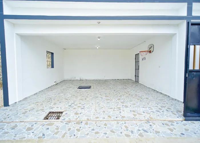 Acogedora Casa En Punta Cana Amueblada con Piscina