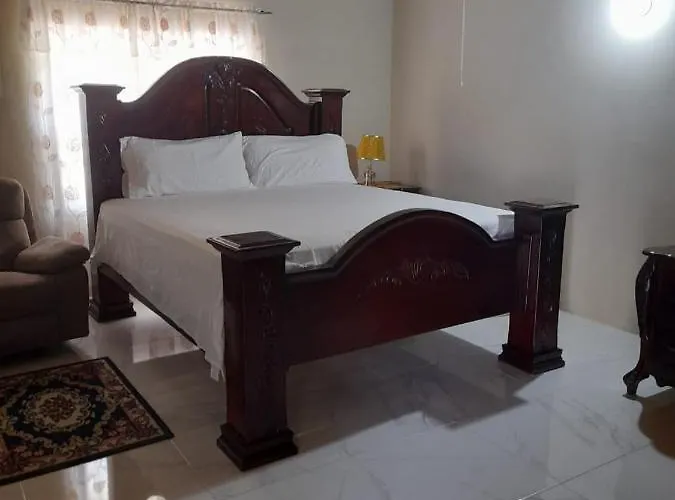 Parkin'S Place Hotel Runaway Bay