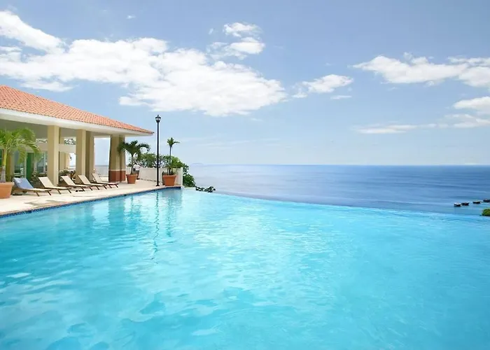Pet friendly Lavishly Appointed Villa Il Moure Sunset Views Aguadilla