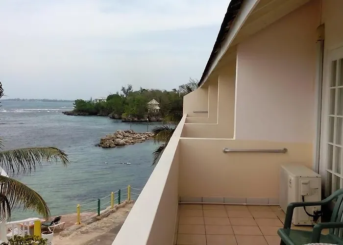 Club Ambiance (Adults Only) Hotel Runaway Bay