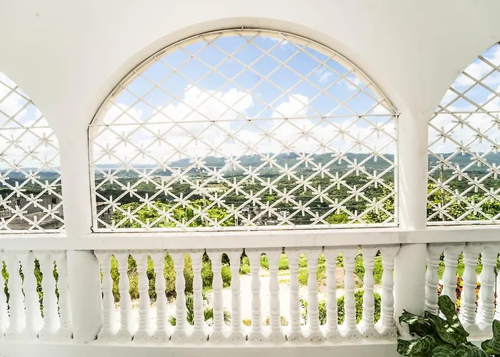 Skyline Suites 2 Queen Bedroom Condo Montego Bay