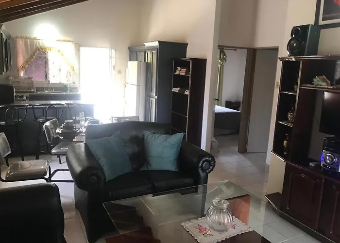 Mountain View Bungalow Montego Bay