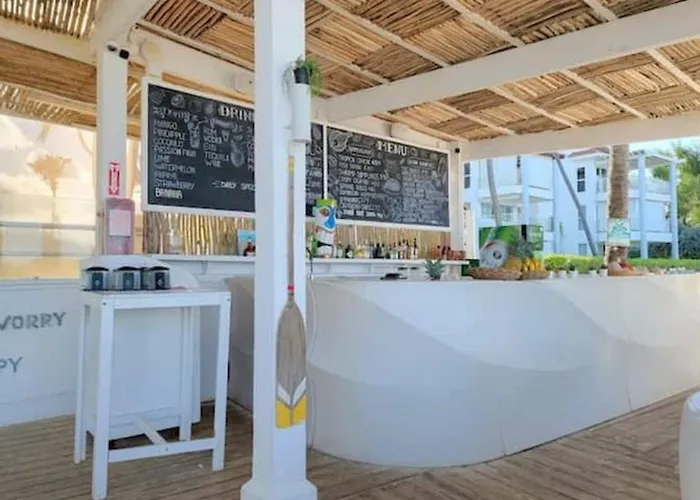 2 Bedroom Condo - 3 Min Walk To Bavero Beach! Punta Cana que aceita animais de estimação