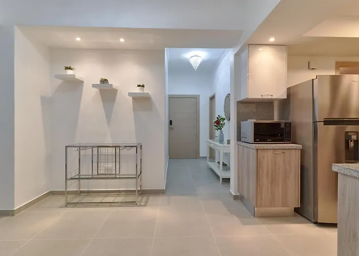 Dom. Rep. Exclusive 2 bed Apt. Evaristo Morales Santo Domingo admite animales
