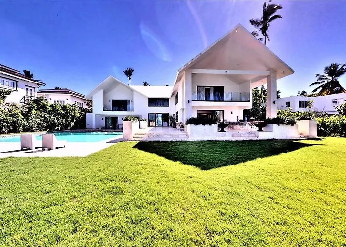 Cheerful Beach Front Villa 10 Rooms For 16 Persons Las Terrenas