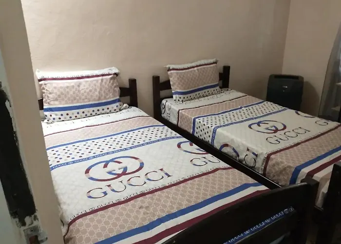 Family Getaway With Private Parking & Swimming Pool Villa Carolina