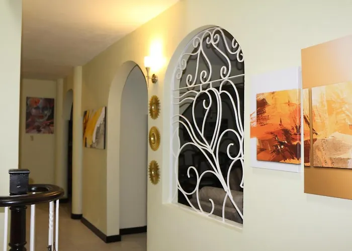 A Luxurious 4-Bedroom Private Villa With Games Room, Theatre & Modern Art Montego Bay admite animales