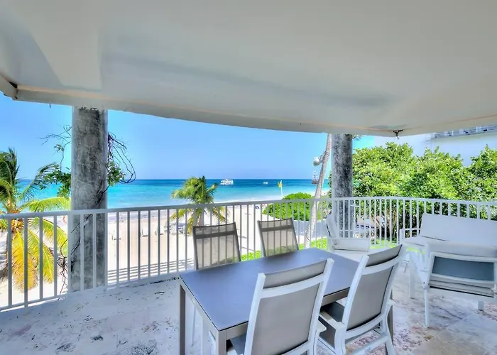 Exclusive Beachfront Apartment - H-202 Punta Cana aceita animais de estimação