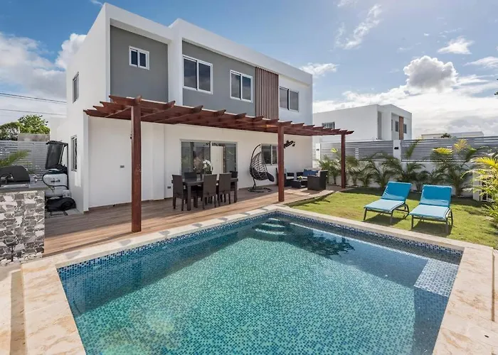 Eco-Friendly Tropical Villa 3Br 2B With Private Pool & Grill Punta Cana