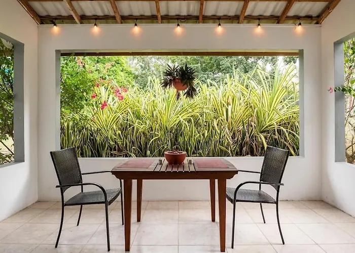 Ginger Mango Garden Apartment-Beach-5Min Drive, 1 Hr Montego Bay, 25 Mins Ocho Rios, Continental Breakfast Runaway Bay