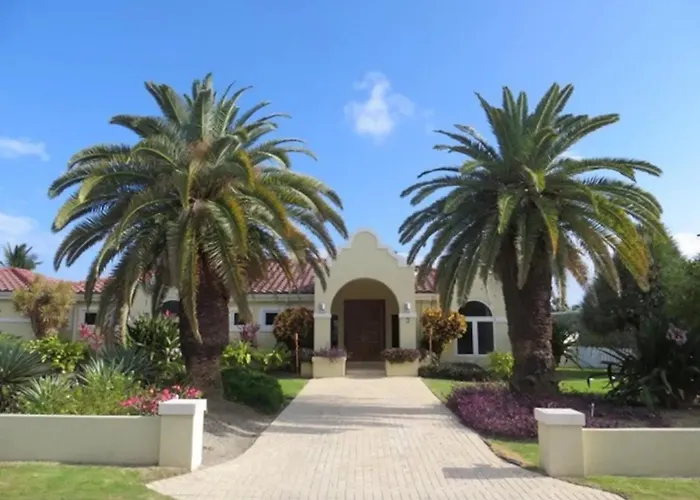 Pet friendly Lime Tree Villa - Canal Front George Town